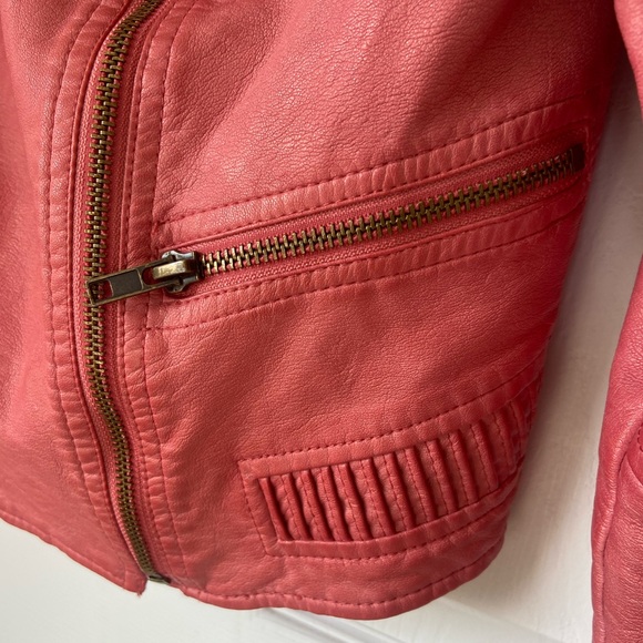 Coral Guess Jacket ππͺΈ - Picture 5 of 13